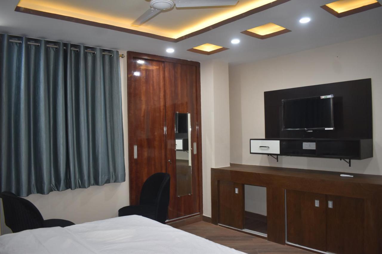 Hotel Lilac Doors Patna  Exterior photo